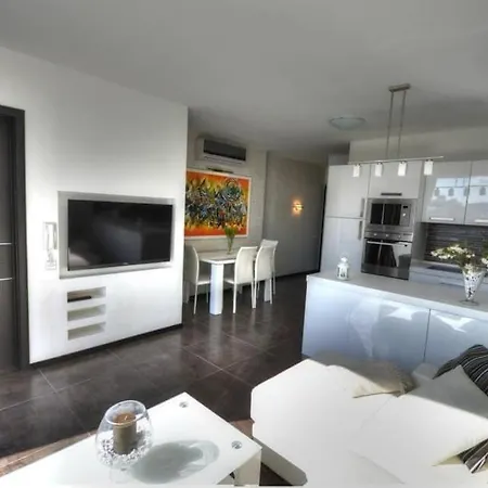 Stylish 2bedroom Penthouse In St Julians 502 *