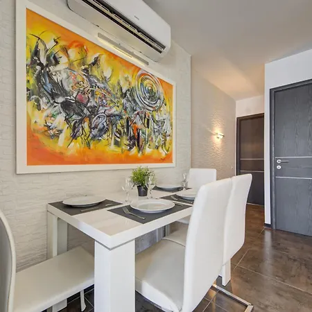 Stylish 2bedroom Penthouse In St Julians 502 Appartamento