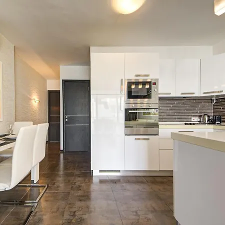 Stylish 2bedroom Penthouse In St Julians 502 San Giuliano